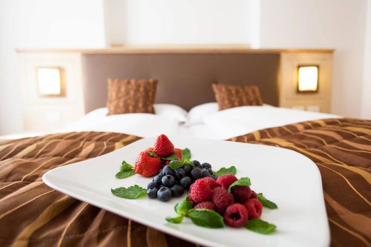 Hotel Portici - Romantik & Wellness Рива-дель-Гарда Экстерьер фото